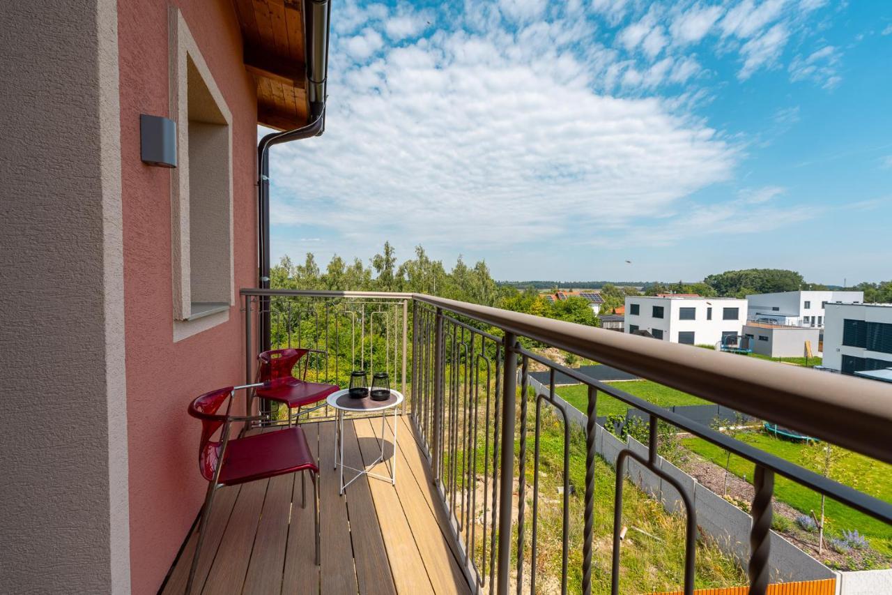Laskara Garden Apartment By Prague Forest Nové Jirny Exterior photo