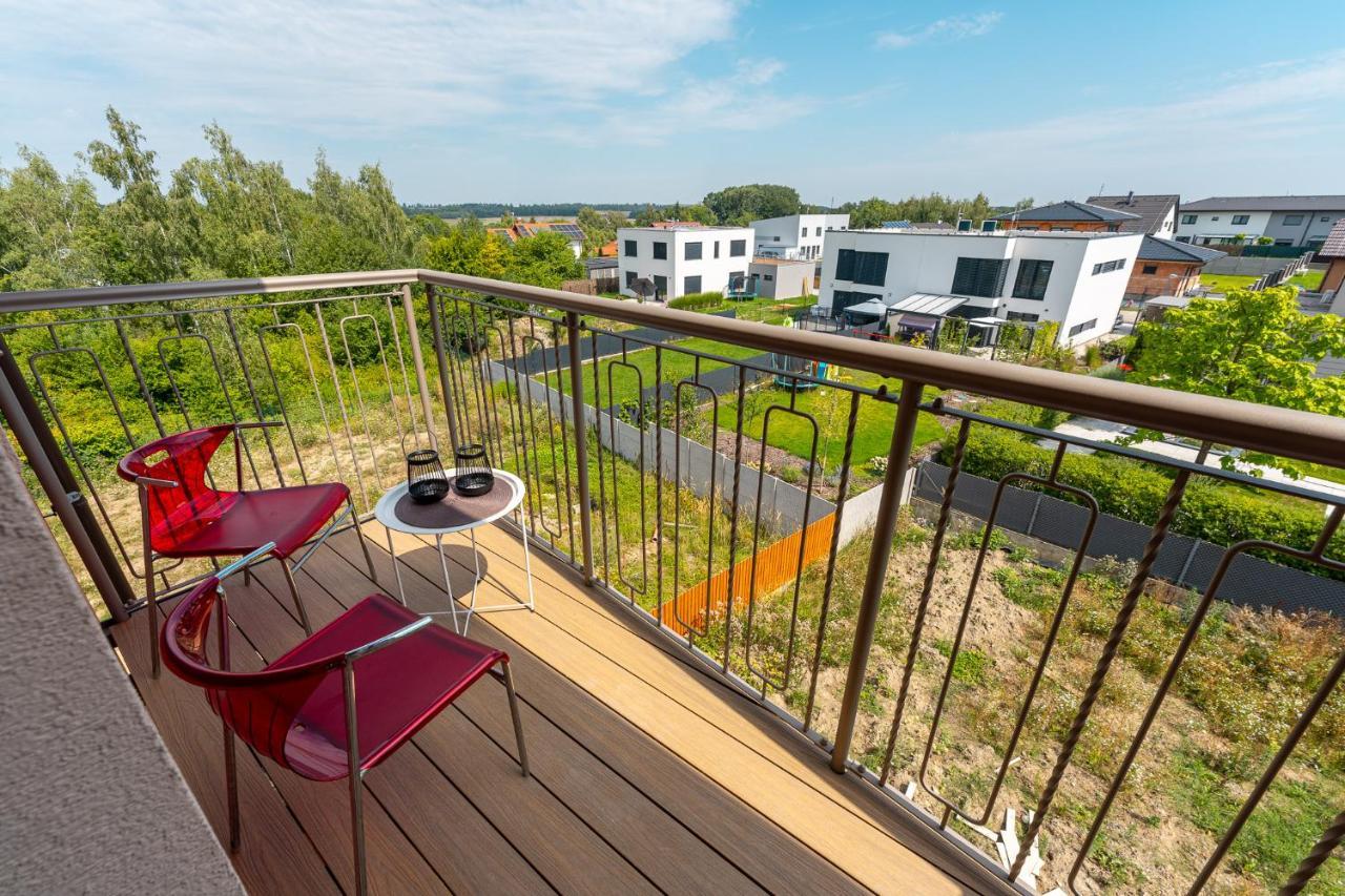 Laskara Garden Apartment By Prague Forest Nové Jirny Exterior photo