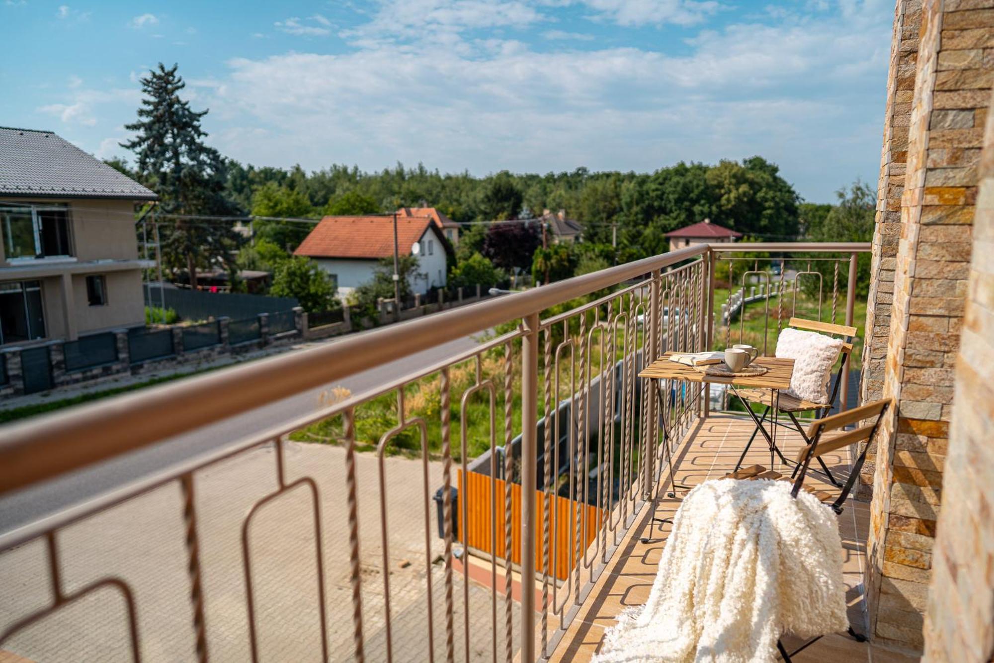 Laskara Garden Apartment By Prague Forest Nové Jirny Exterior photo