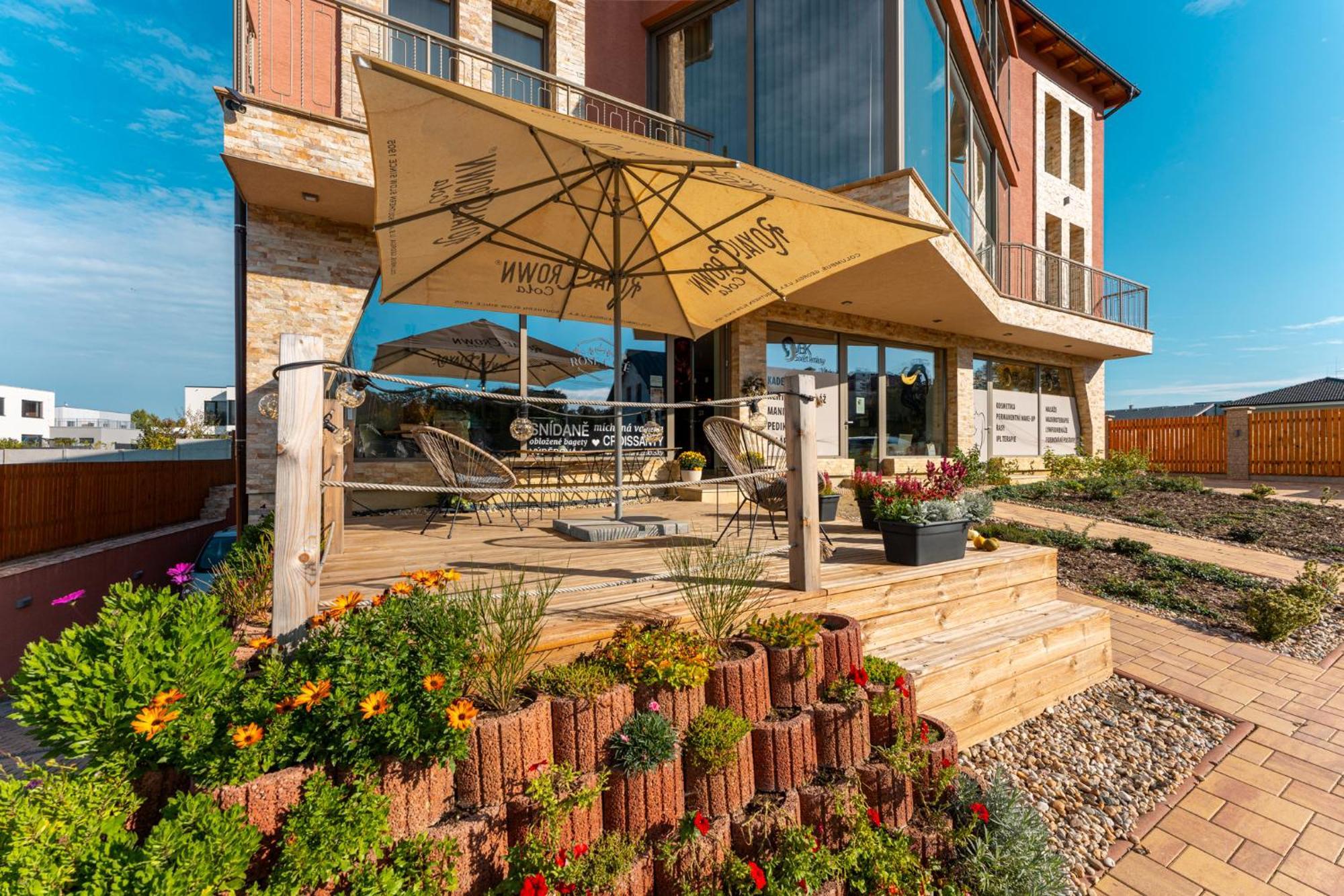 Laskara Garden Apartment By Prague Forest Nové Jirny Exterior photo