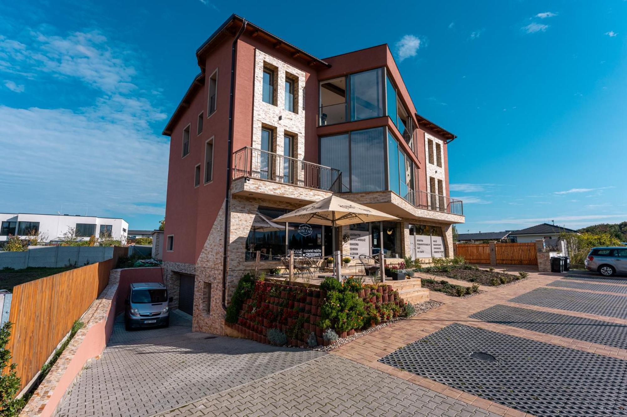 Laskara Garden Apartment By Prague Forest Nové Jirny Exterior photo